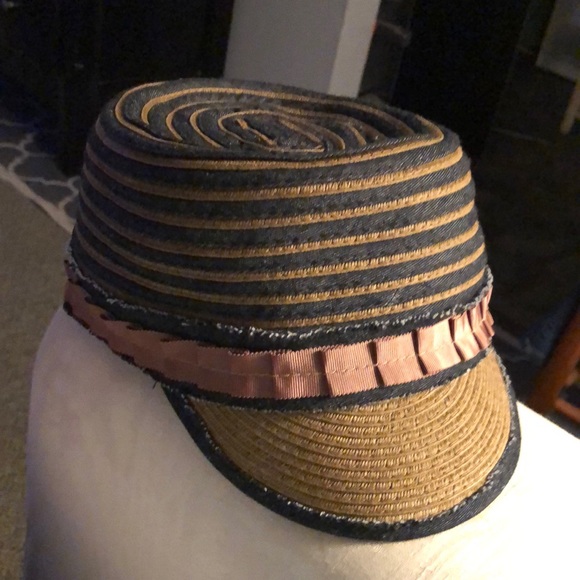 Strip hat - Picture 2 of 3